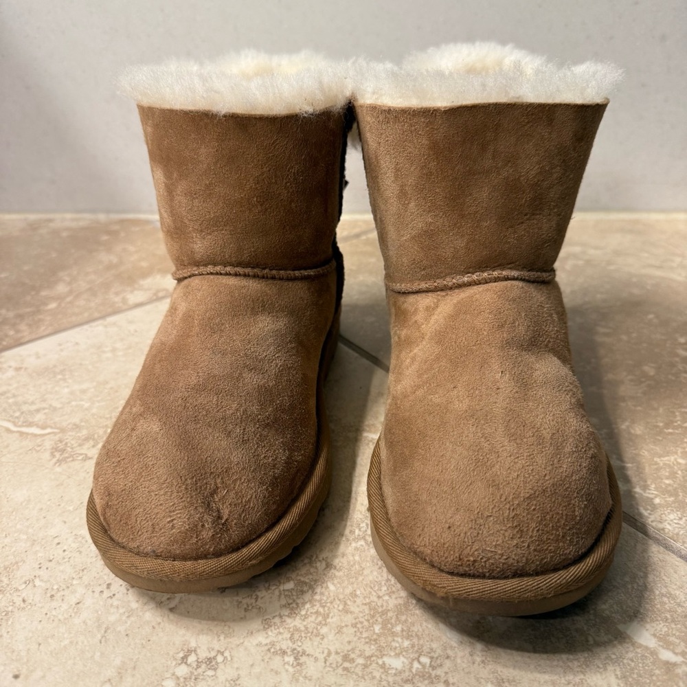 UGG Brown Suede Boots with Fur and Bows - Picture 4 of 6